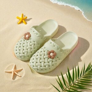 women beach slippers